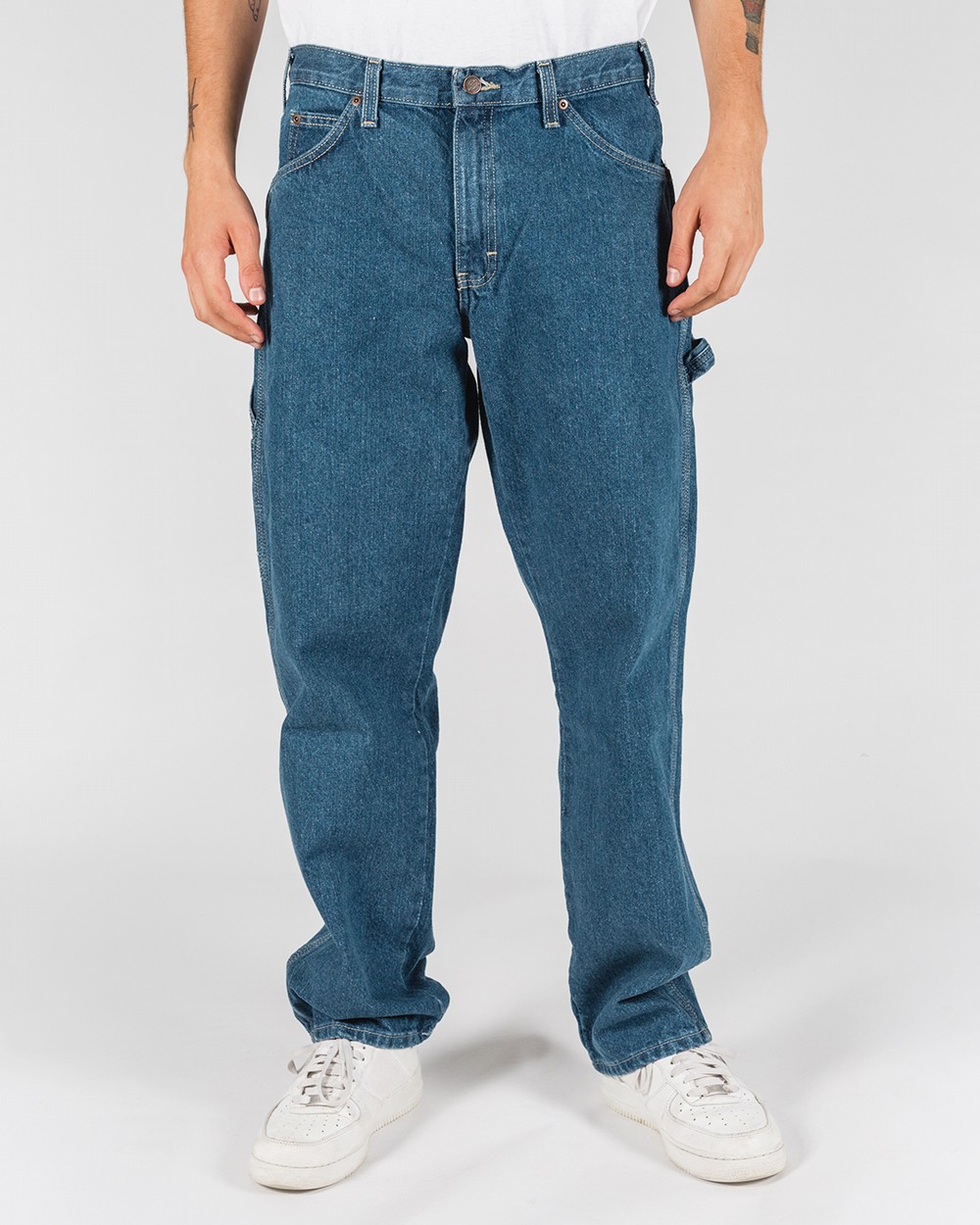 wrangler rugged wear carpenter jeans