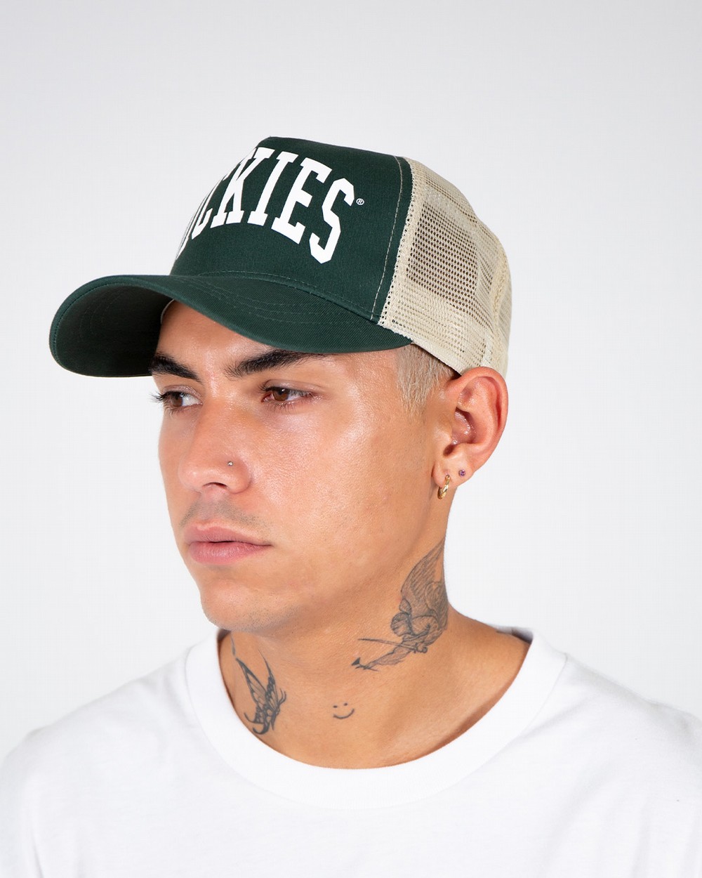 men green trucker hat